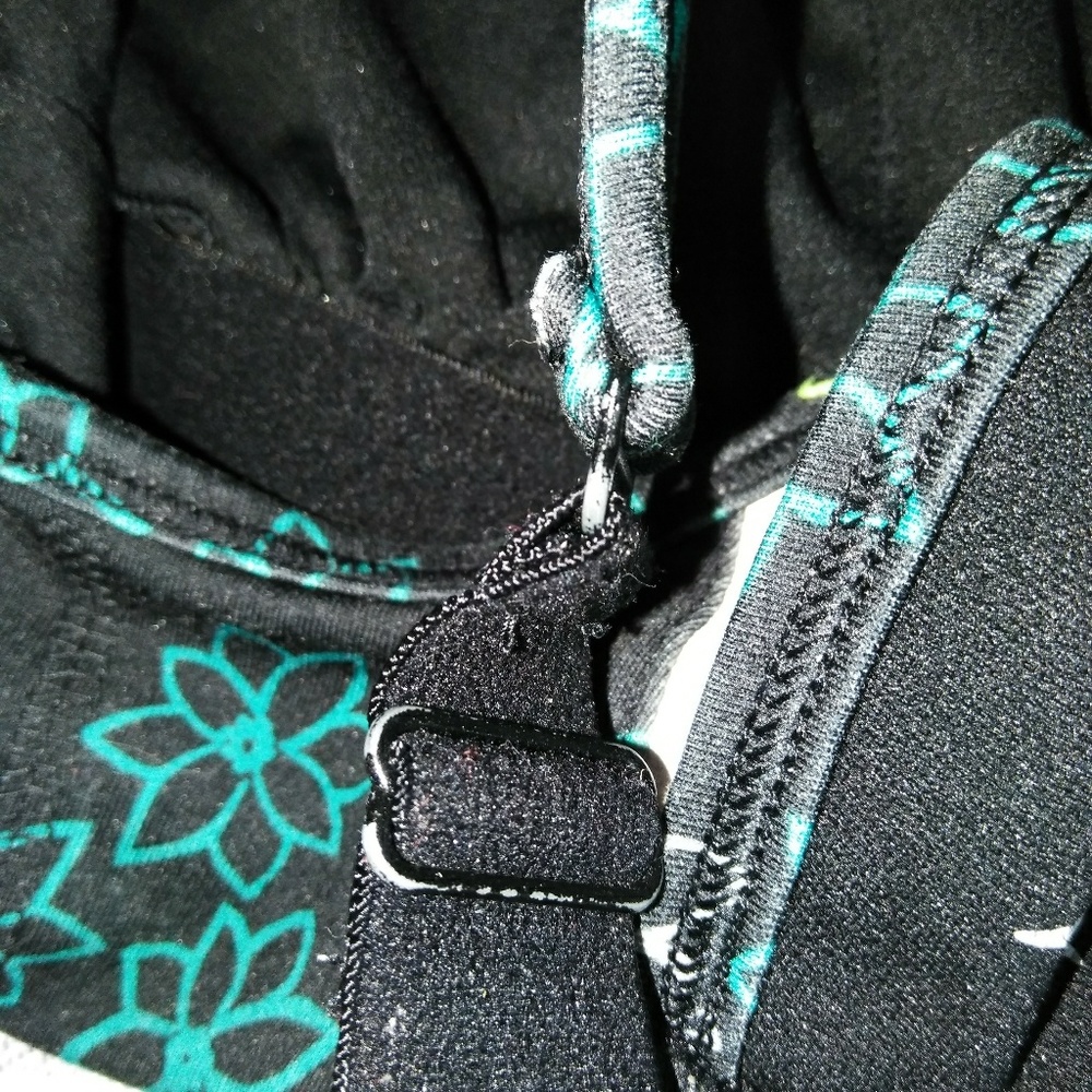 OLD NAVY ACTIVE Adjustable Racerback Tank - Picture 7 of 8